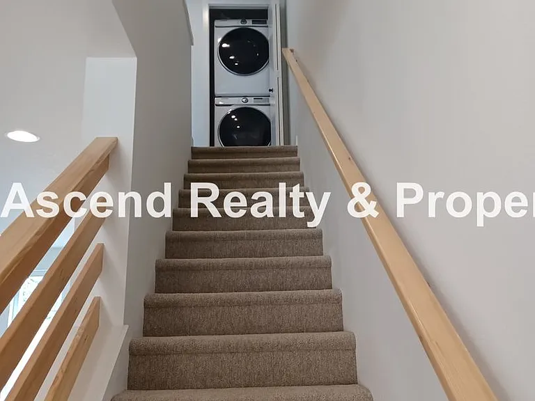 5311 NE 14th Pl — Photo 14