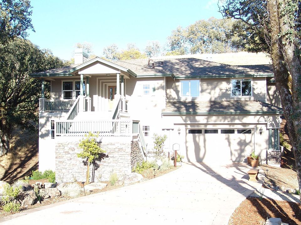 2nd image of 561 Tehuacan Rd