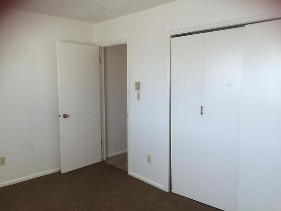 3rd image of 1387 Elizabeth Dr APT 2