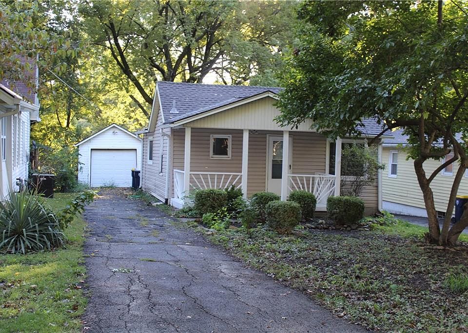 1st image of 7811 Summit St