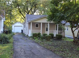 7811 Summit St, Kansas City, MO 64114