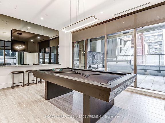 5th image of 28 Widmer St #3228