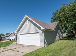 1700 N 3rd St, Neodesha, KS 66757