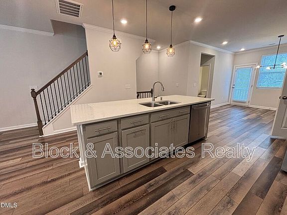 3rd image of 2524 Laurel Valley Way