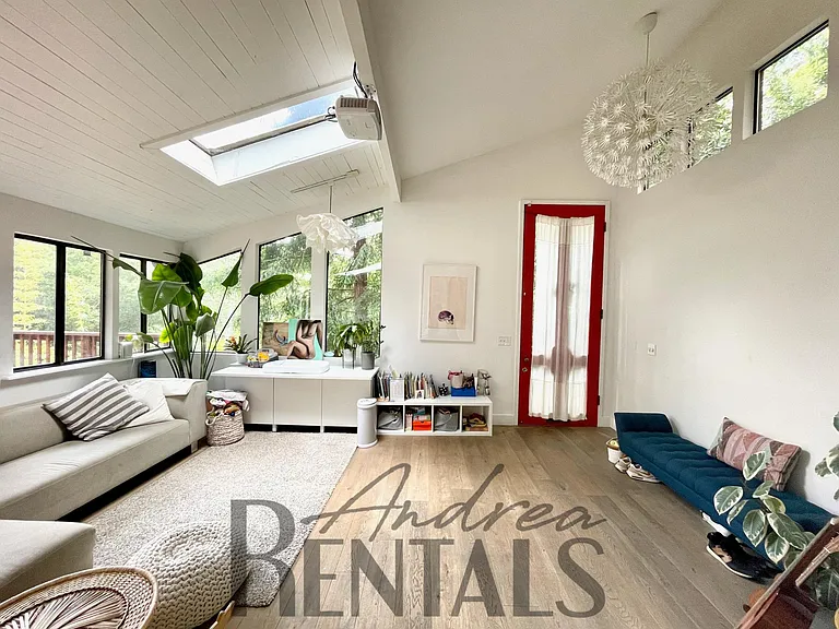 6101 Doncaster Pl — Photo 3