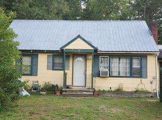 7 3rd Ave, Hadley, NY 12835