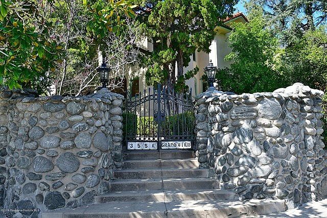 355 GRANDVIEW MLS 01