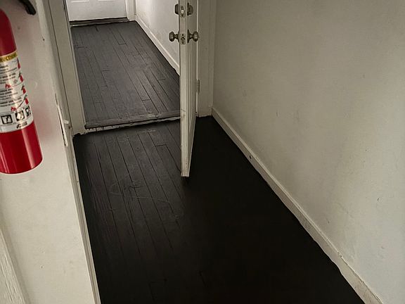 3rd image of 118 E Main St Unit 3