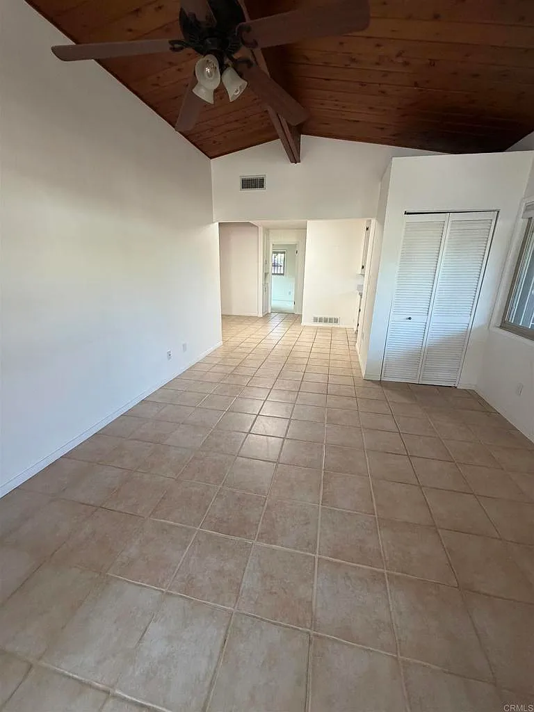 2 bed, 900 sqft, $4,000 — Photo 2