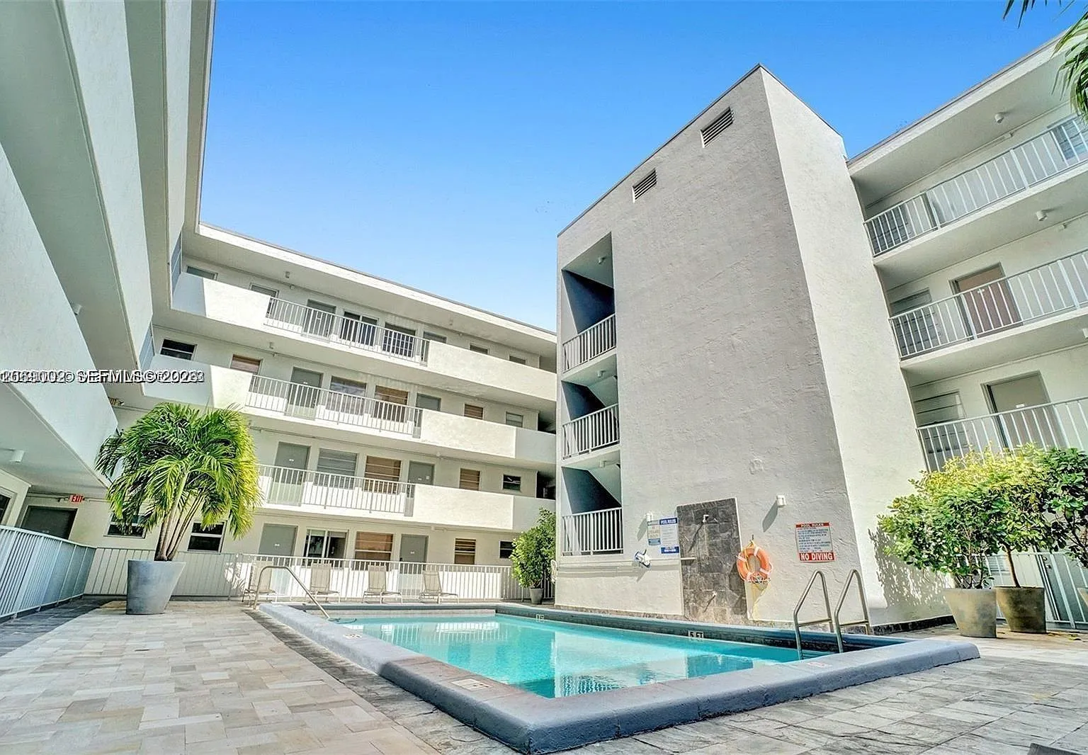Lincoln Place Residences — Photo 1