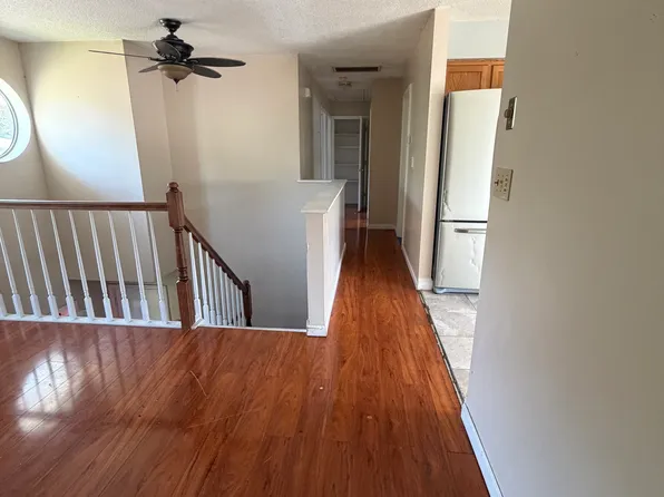 23 Pinehurst Ave, Waterbury, CT 06705