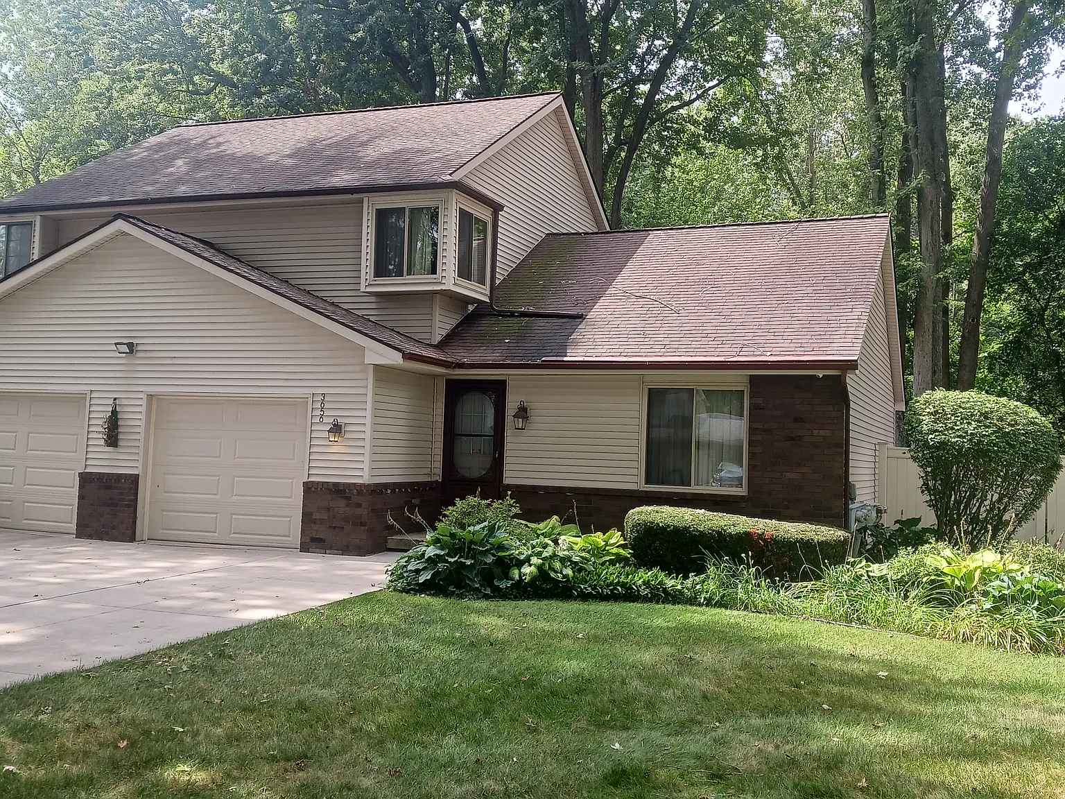 2 bed, 2.5 bath, 1200 sqft, $1,200 — Photo 1