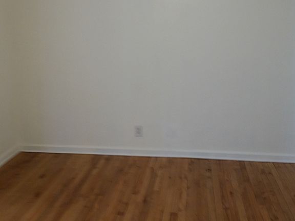 Bedroom/Nursery/ Home Office