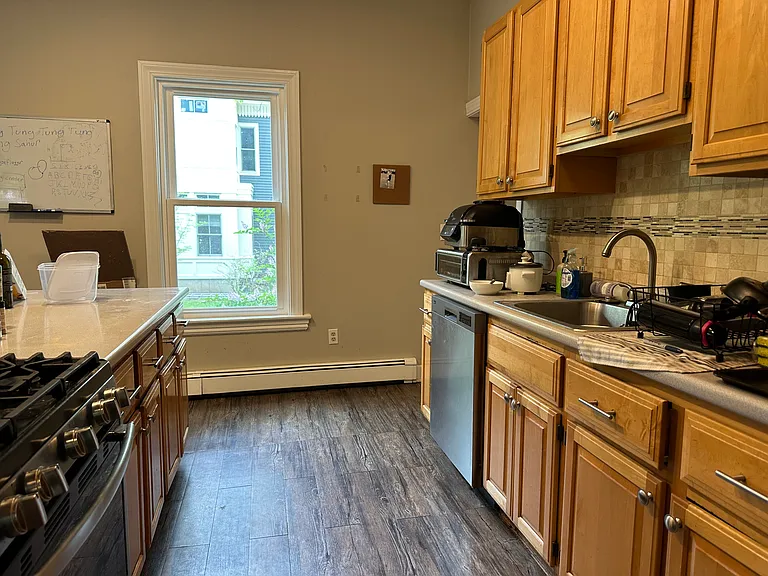 263 Auburndale Ave — Photo 4
