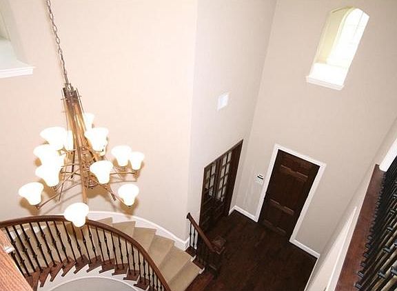 3rd image of 7553 Orchard Hill Ln