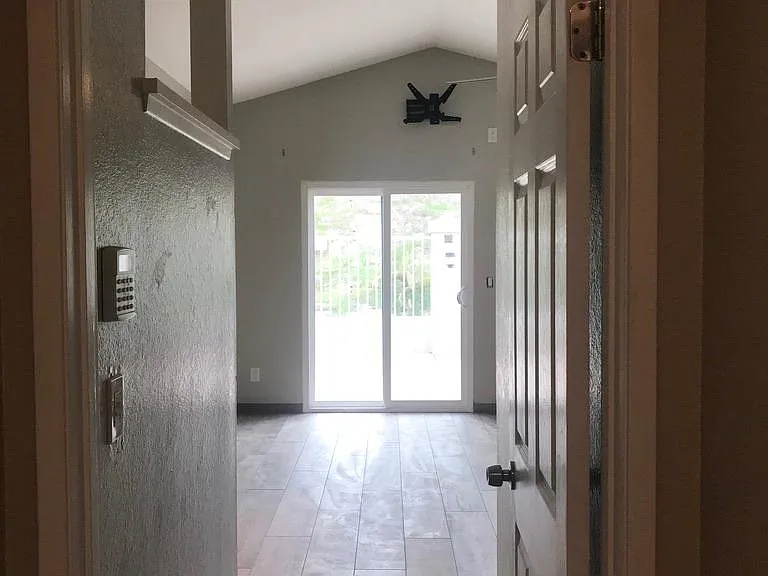 774 Suncreek Dr — Photo 18