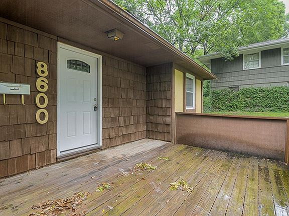 5th image of 8600 E 73rd Ter