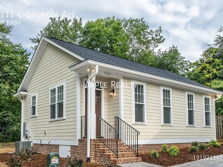 1111C Georgia Ave — Photo 1