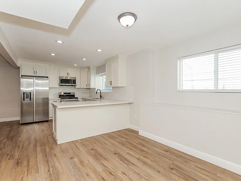 8-photo-Dining-Room-