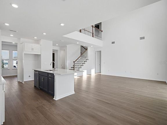 4th image of 2132 Babbling Brook Blvd