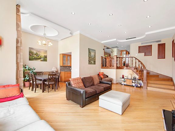 2nd image of 1080 Madison Ave #8B