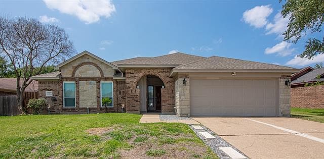 1st image of 2927 Independence Dr