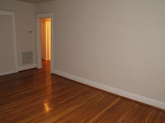5th image of 744 Heman Ave #1