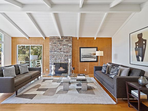 5th image of 26089 Todd Ln