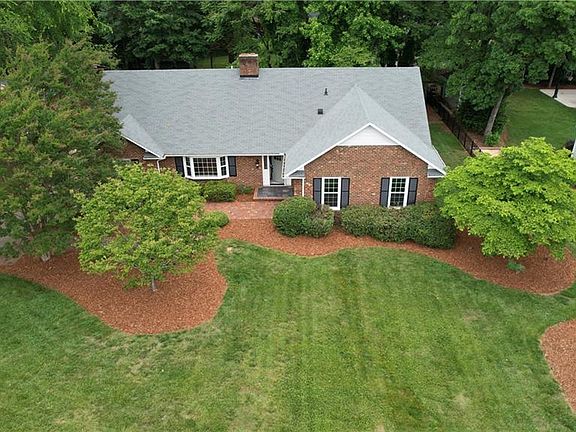 2nd image of 4209 Belvoir Dr