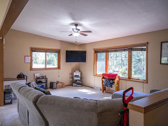 3rd image of 915 Deerborn Ave