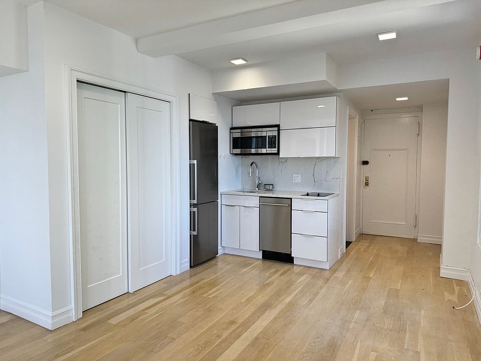 1st image of 45 Tudor City Pl APT 1621