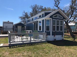 288 Guthrie Dr #64, Harkers Island, NC 28531