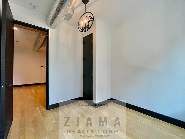 242 Hawthorne St #3F — Photo 4