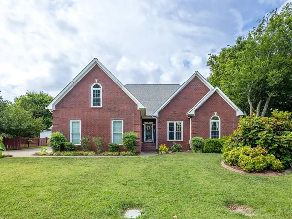 835 Banner Dr, Murfreesboro, TN 37129