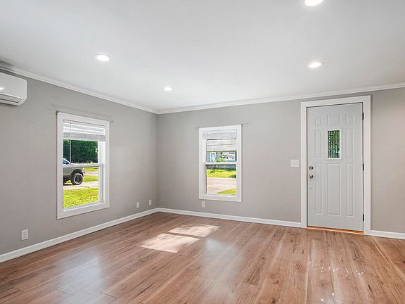 5th image of 107 Austin Dr