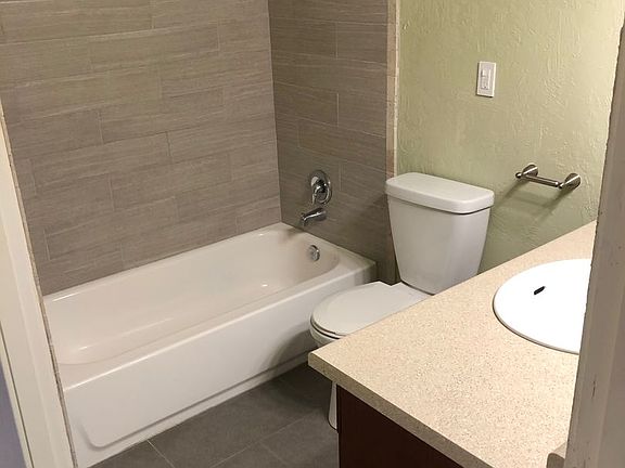 5th image of 115 N Polk St #117-B
