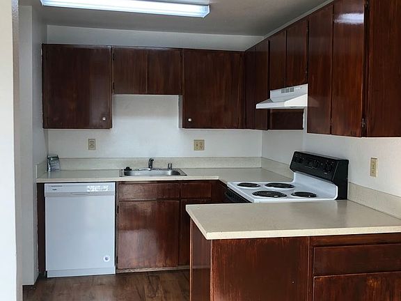 2nd image of 404 27th St SE #7016108