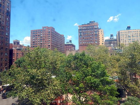 5th image of 172 W 77th St APT 4C