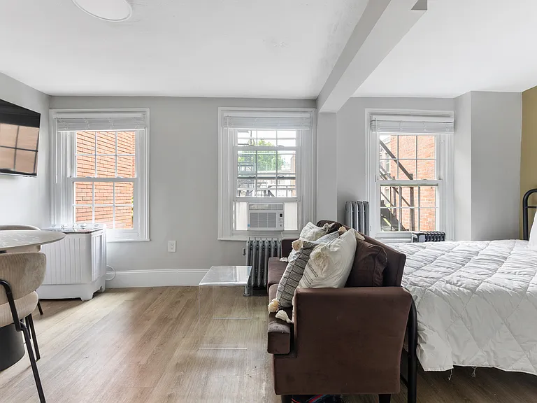 12 Derne St #301 — Photo 7
