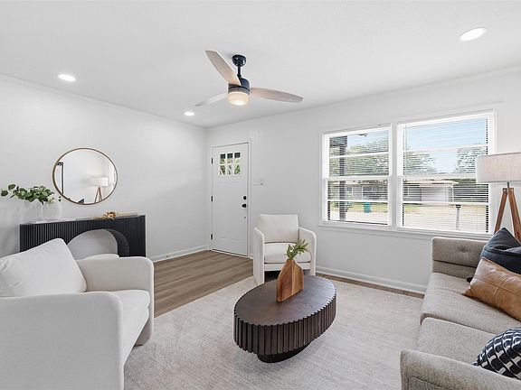 3rd image of 305 Avenue I