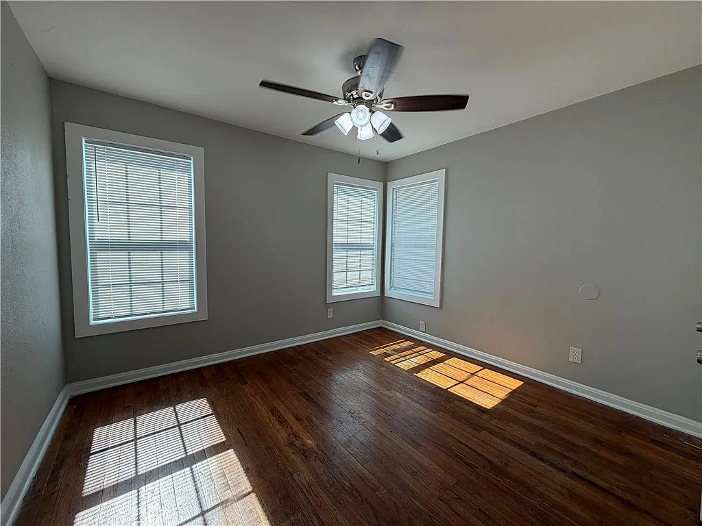 2 bed, 1.5 bath, 758 sqft, $1,395 — Photo 4