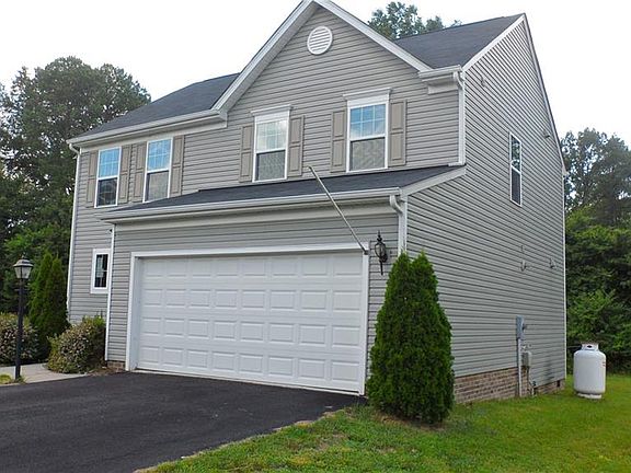 3rd image of 3230 Tadley Dr