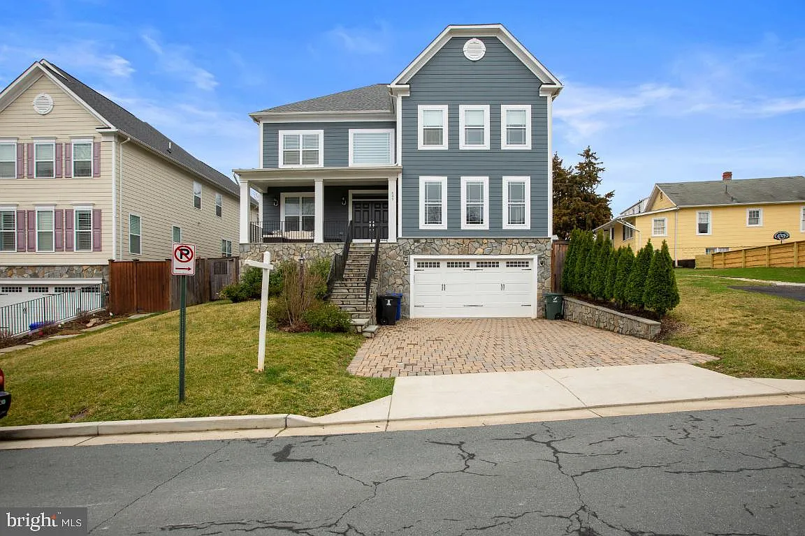 6 bed, 6438 sqft, $7,995 — Photo 1