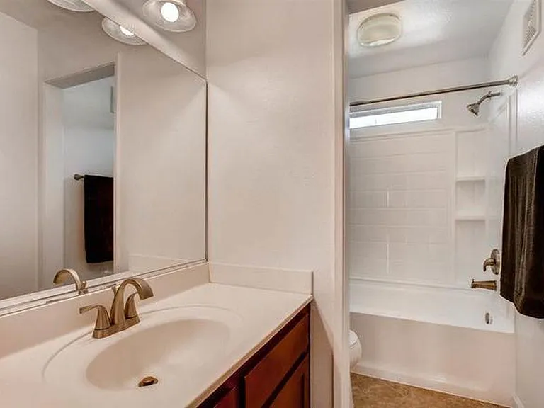 2708 Black Gum Ct — Photo 3