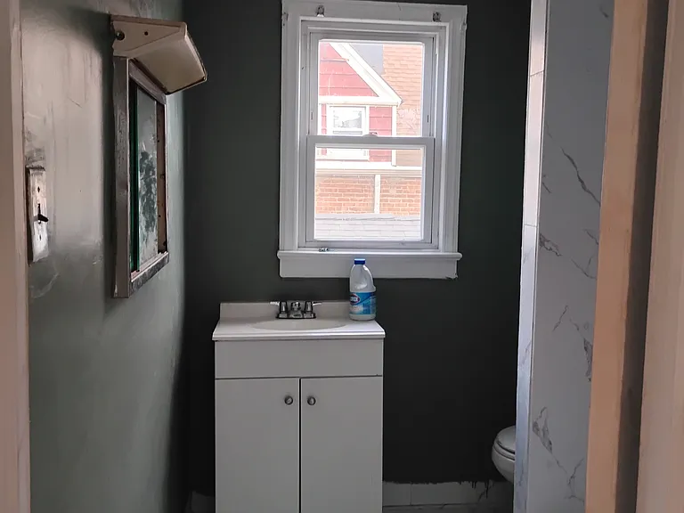 142 W 31st St #3 — Photo 2