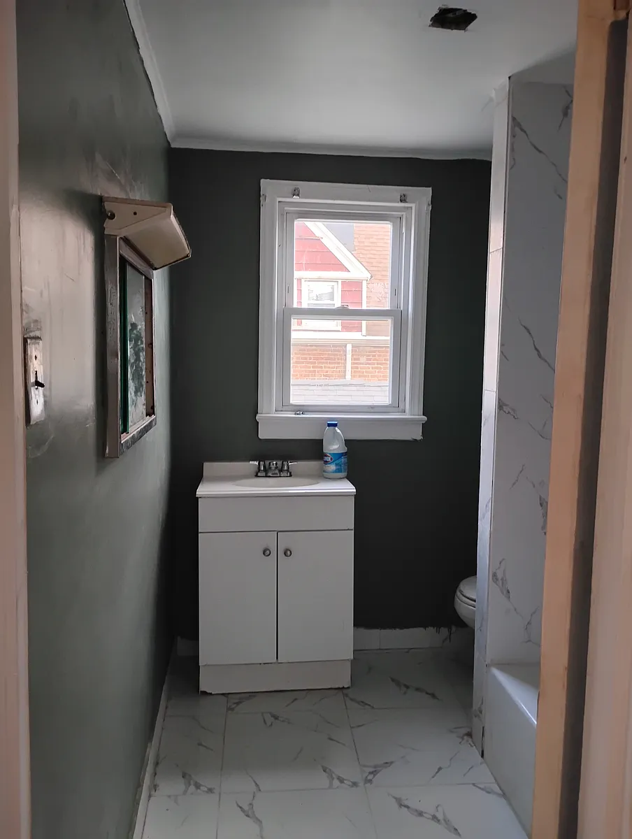 Building Photo - 142 W 31st St #3