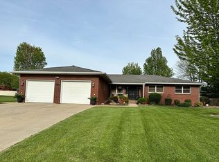 1506 N Fairway Dr, Robinson, IL 62454