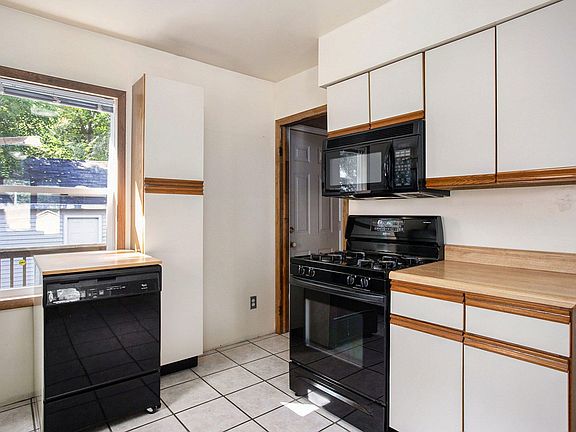 2nd image of 110 Foster Ave