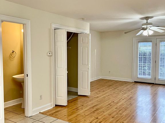 3rd image of 1785 Southernwood Dr