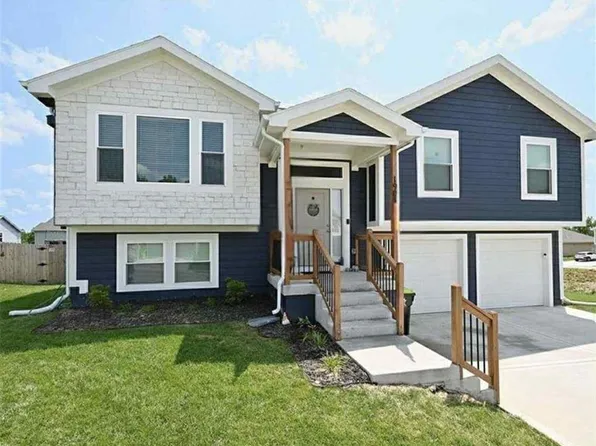 1905 Eagle Dr, Harrisonville, MO 64701